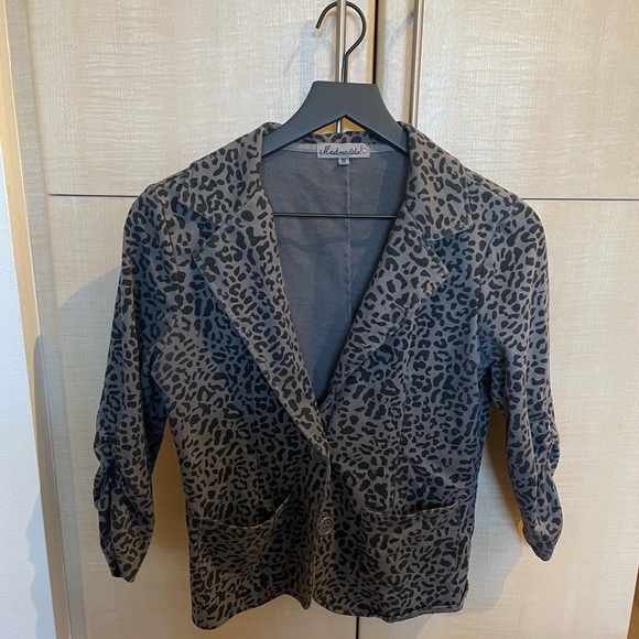 Modmodele Womans Jacket Sz Medium Cheetah Gray Two Button Pockets - Picture 3 of 15